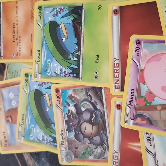 Lot #3- 33 Mint Pokemon Cards - Picture 4 of 7